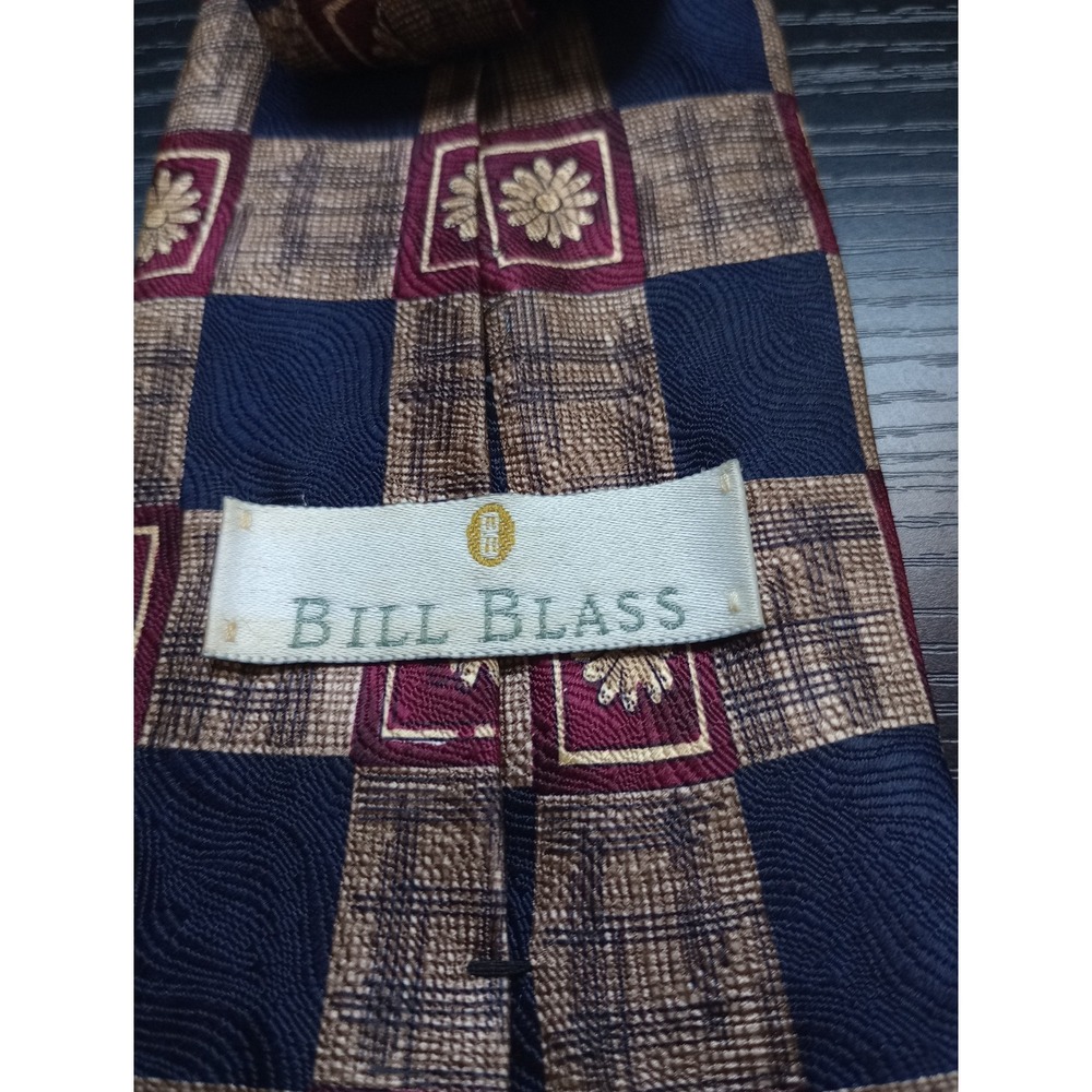 VINTAGE BILL BLASS SILK NECKTIE – Geometric Check & Floral Medallion – Navy... - Picture 2 of 4